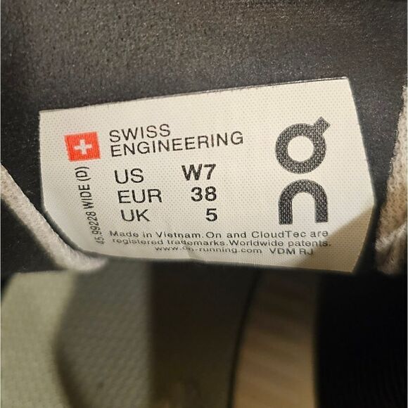 ON RUNNING CLOUD FLOW Running Shoes Rock/Rose - Size 7 - Picture 10 of 10